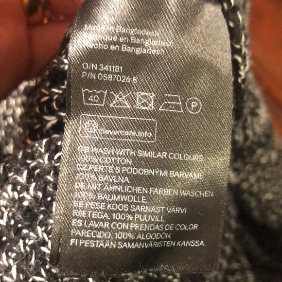 EUC H&M Men's Crew Neck Knit Sweater - Picture 7 of 7